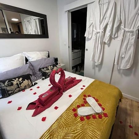 Love Room A Cannes - Appartement 25M2 Pour 2 Personnes Avec Un Jacuzzi Prive Dış mekan fotoğraf