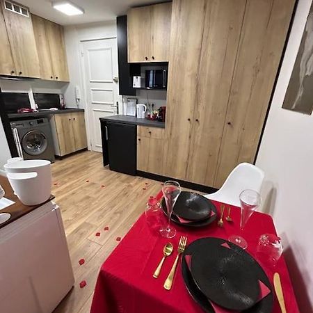 Love Room A Cannes - Appartement 25M2 Pour 2 Personnes Avec Un Jacuzzi Prive Dış mekan fotoğraf
