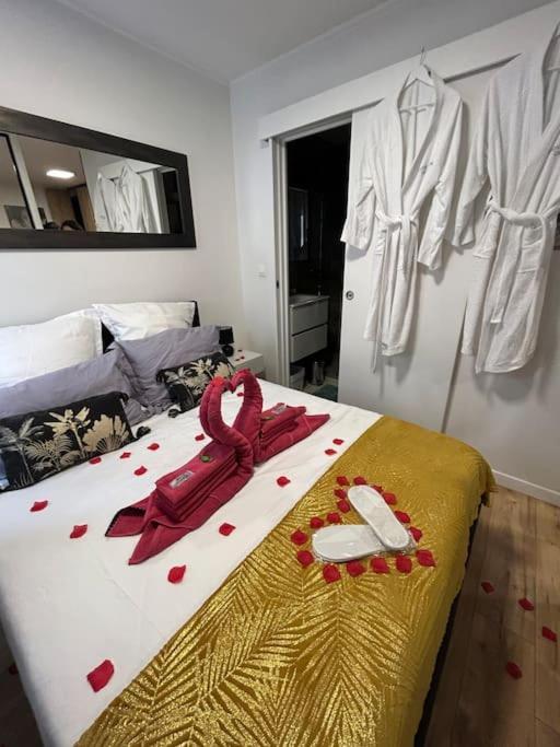 Love Room A Cannes - Appartement 25M2 Pour 2 Personnes Avec Un Jacuzzi Prive Dış mekan fotoğraf